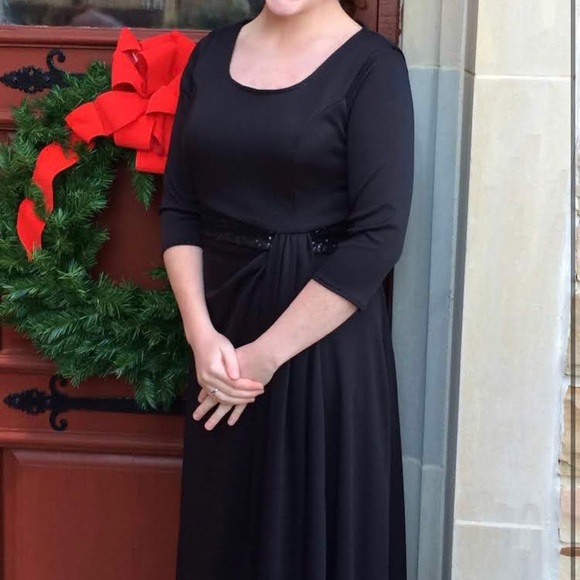 Southeastern Performance Dress - Picture 6 of 6